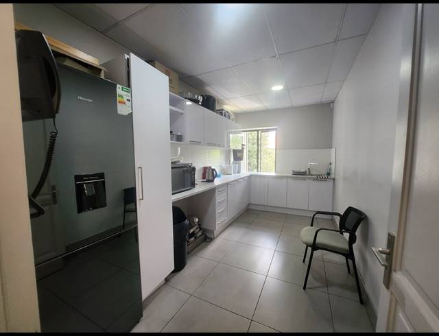 469M² OFFICE TO LET IN VORNA VALLEY